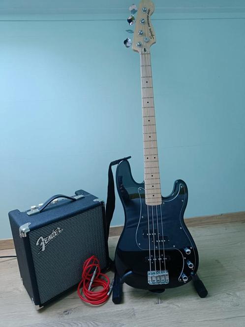 Squier Precision Bass startersset zwarte basgitaar, Musique & Instruments, Instruments à corde | Guitares | Basses, Comme neuf