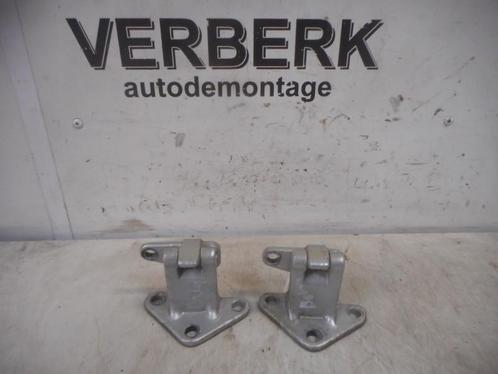 ACHTERKLEPSCHARNIER Opel Frontera (6B) (01-1998/07-2004), Auto-onderdelen, Overige Auto-onderdelen, Opel, Gebruikt