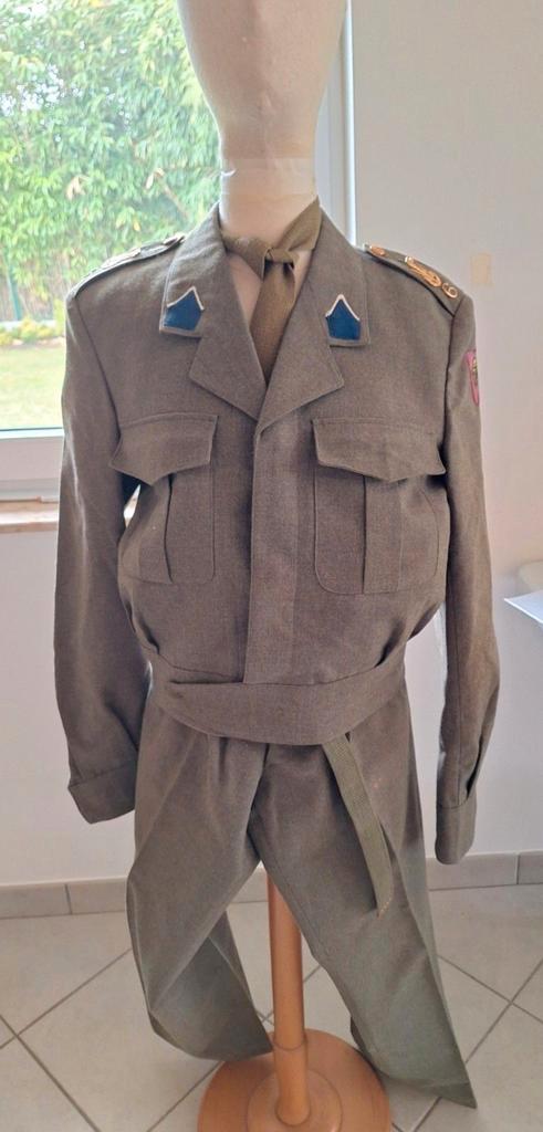Legerkostuum van het Belgische leger maat L, Verzamelen, Militaria | Algemeen, Ophalen of Verzenden