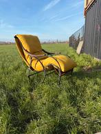 Oude Smeed ijzeren stoel, Ophalen