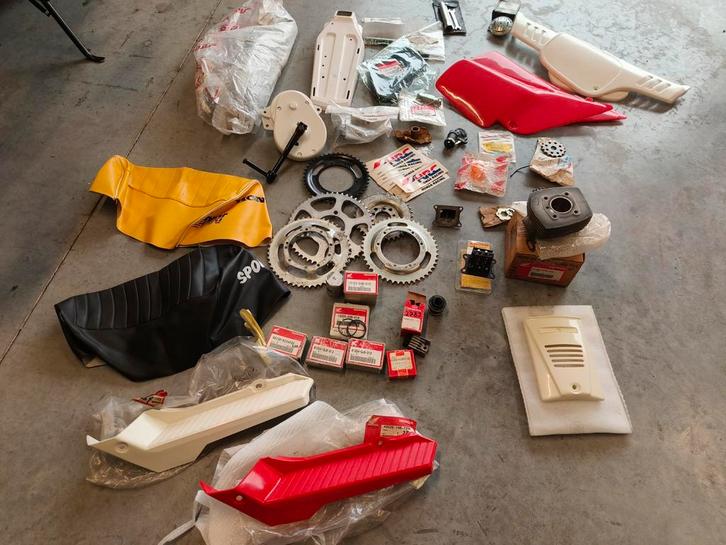 Te koop, onderdelen honda camino,vision, Monkey, wallaroo, Fietsen en Brommers, Brommeronderdelen | Algemeen, Zo goed als nieuw