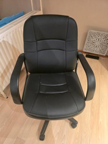 Bureaustoel lichte schade vaste prijs! beschikbaar voor biedingen