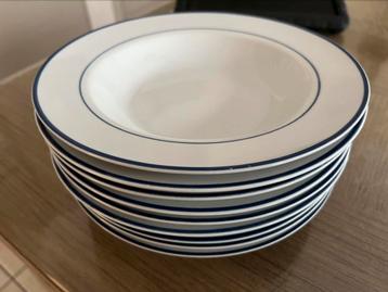 9 assiettes profondes de qualité en parfait état l. dele&zn, Enlèvement ou Envoi, Comme neuf, Assiettes(s)