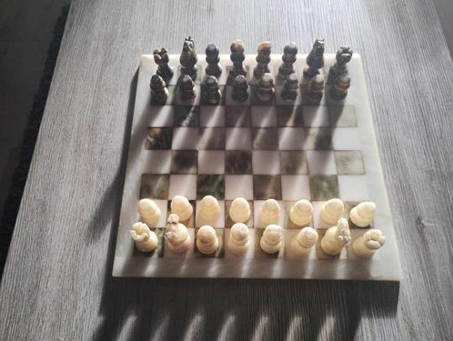 Stijlvol schaakbord met pionnen in groene en witte marmer, Huis en Inrichting, Woonaccessoires | Overige, Ophalen
