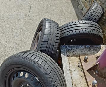 4 très bons pneus été 195/65-15, originales VW Golf beschikbaar voor biedingen