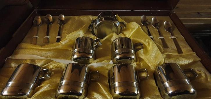Kop- en schoteldoos van roestvrij staal., Huis en Inrichting, Keuken | Servies, Nieuw, Ophalen of Verzenden