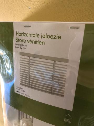 Nieuwe jaloezie leenbakker beschikbaar voor biedingen