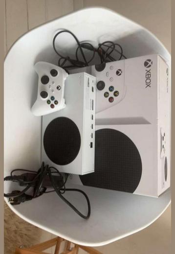 Xbox series s+1controller+kabels is te koop/te ruil. beschikbaar voor biedingen