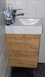 Smal badkamerkastje + lavabo + kraan, Ophalen, Minder dan 50 cm, Gebruikt, Minder dan 25 cm