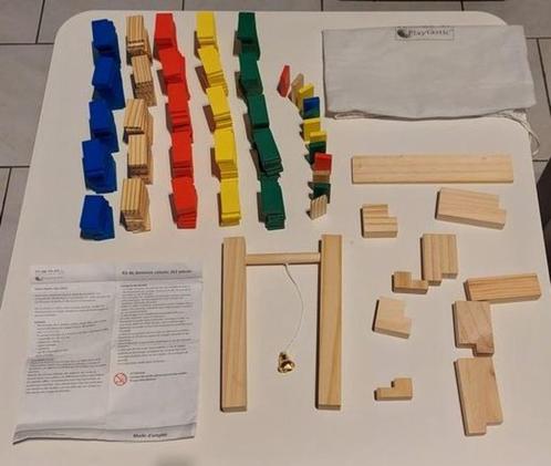 Dominos - Circuit à construire puis à faire tomber - en bois, Enfants & Bébés, Jouets | Blocs de construction, Comme neuf, Autres marques