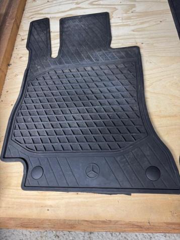 rubber matten Mercedes E klasse beschikbaar voor biedingen
