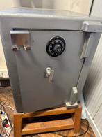 Kluis / oud ijzer, Huis en Inrichting, Brandblussers en Brandkasten, Ophalen, Gebruikt, Brandkast