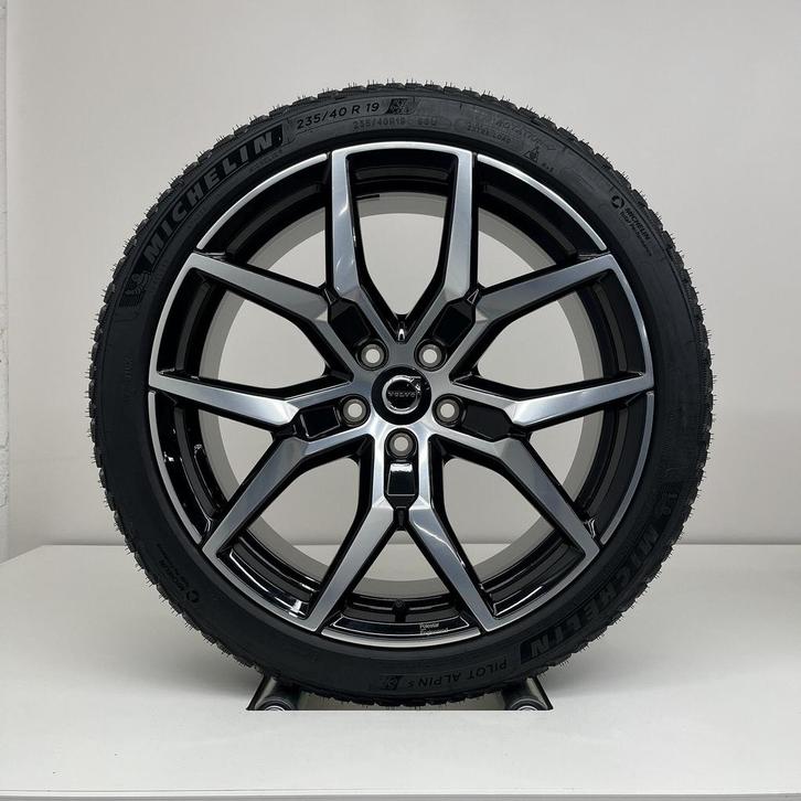 Volvo NIEUWE 19 inch polestar velgen + Winterbanden V60 / S6, Auto-onderdelen, Banden en Velgen, Banden en Velgen, Winterbanden