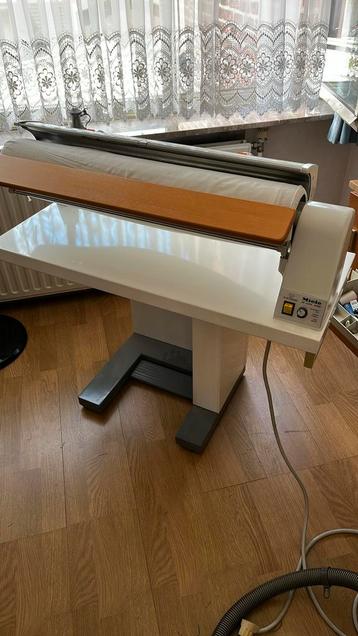 Strijkrol Miele, Electroménager, Fers à repasser & Planches à repasser, Enlèvement, Utilisé