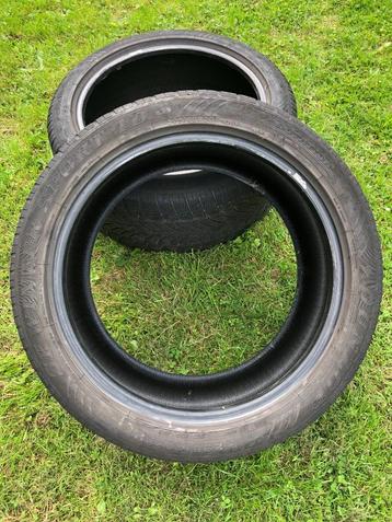 2 pneus hiver Dunlop 295/40R20