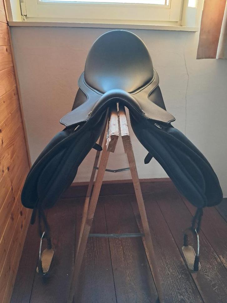 zadel wintec 18'' veelzijdigheid, Dieren en Toebehoren, Paarden en Pony's | Zadels, Gebruikt, Recreatie, Ophalen