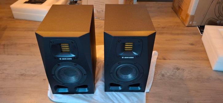 Adam Audio A4v set, Audio, Tv en Foto, Luidsprekerboxen, Zo goed als nieuw, Ophalen of Verzenden