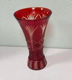 Handgeslepen kristal antieke vaas Boheemse stijl robijnrood, Antiek en Kunst, Antiek | Vazen, Ophalen of Verzenden