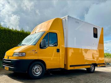 Zeer fijne paardenwagen/paarden camionette beschikbaar voor biedingen