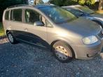 VW Touran 1.9 TDI DSG 2006, Auto's, Stof, Zwart, 4 cilinders, Bedrijf
