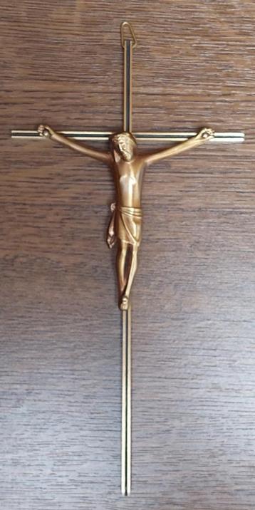 Kruis met Jezus figuur - zo goed als nieuw - € 2 beschikbaar voor biedingen