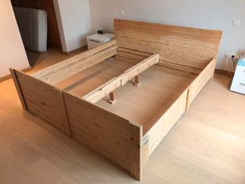 Bed uit steigerhout 180x200cm beschikbaar voor biedingen