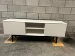 TV-meubel Lindholm wit met zwarte poten 140x60cm, Huis en Inrichting, Kasten |Televisiemeubels, Ophalen, Eikenhout, 150 tot 200 cm