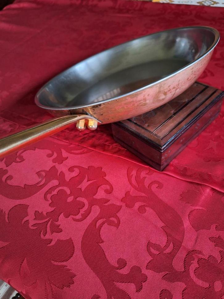 1 grote koperen pan van 28 cm, roestvrijstalen binnenkant, Huis en Inrichting, Keuken | Servies, Gebruikt, Overige typen, Overige stijlen