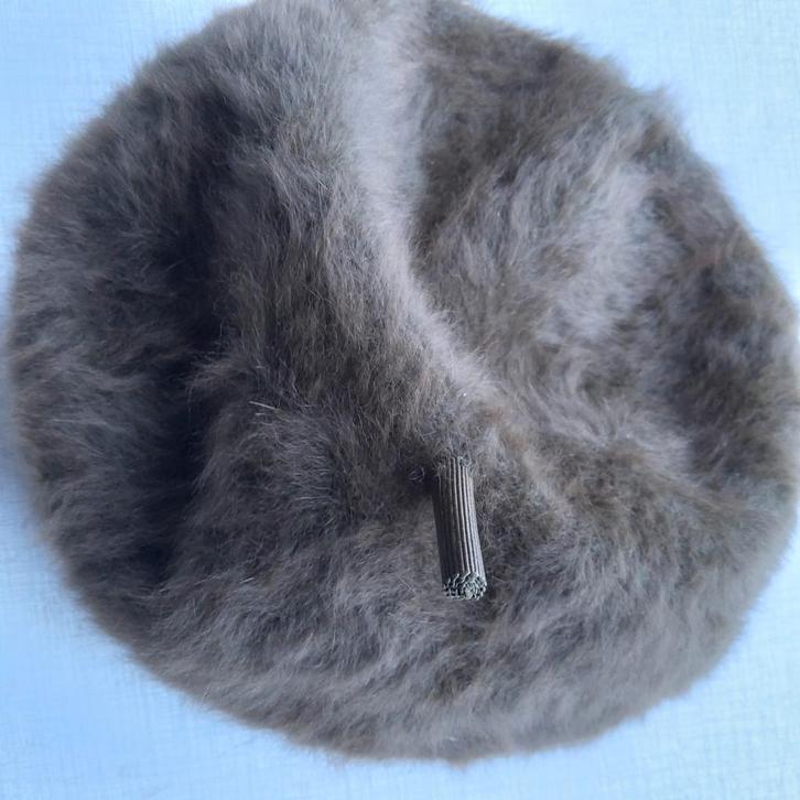 Donkergroene baret in mohairwol., Vêtements | Femmes, Bonnets, Écharpes & Gants, Comme neuf, Bonnet, Enlèvement ou Envoi