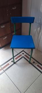 Chaise d'écolier d'époque, Enfants & Bébés, Chambre d'enfant | Tables & Chaises, Enlèvement
