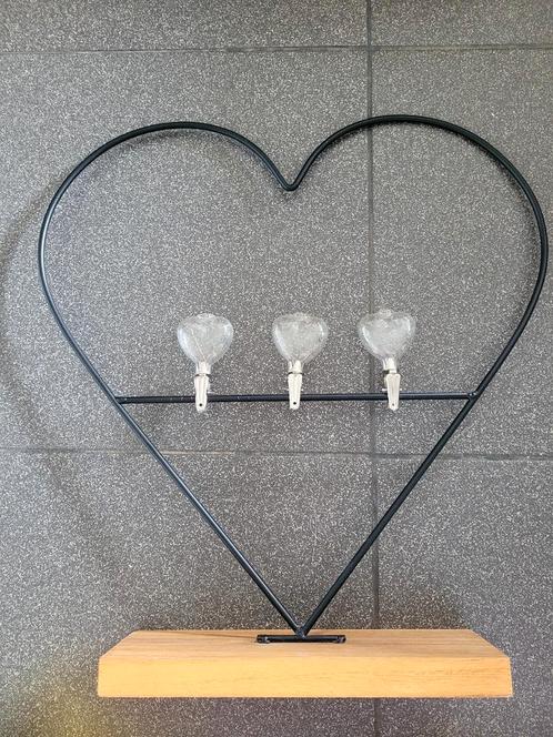 Metalen hart decoratie op staander, Huis en Inrichting, Woonaccessoires | Kransen, Zo goed als nieuw, Ophalen of Verzenden
