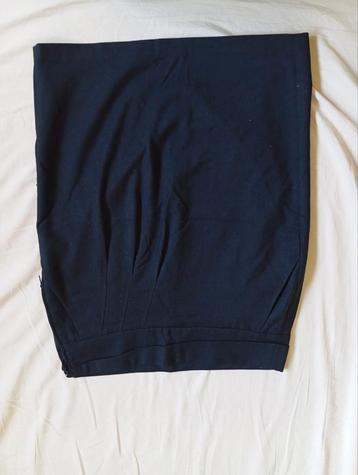 jupe noire marque Benetton  beschikbaar voor biedingen