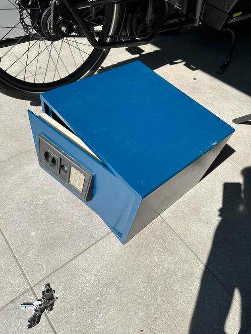 Kluis/brandkast - 40 a 50kg - sleutel aanwezig, Huis en Inrichting, Brandblussers en Brandkasten, Gebruikt, Brandkast, Ophalen