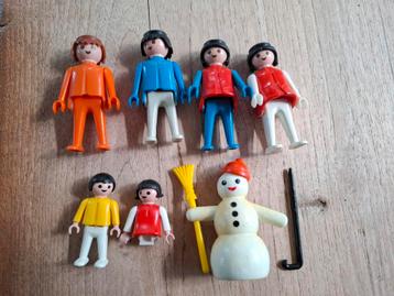Lot vintage Playmobil figuren en accessoires met sneeuwpop beschikbaar voor biedingen