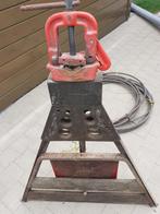 Bankschroef bankvijs werktafel met draadsnijgereedschap, Ophalen, Gebruikt, Bankschroef