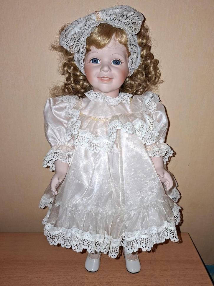 Porceleinen pop, Collections, Poupées, Comme neuf, Poupée, Enlèvement ou Envoi