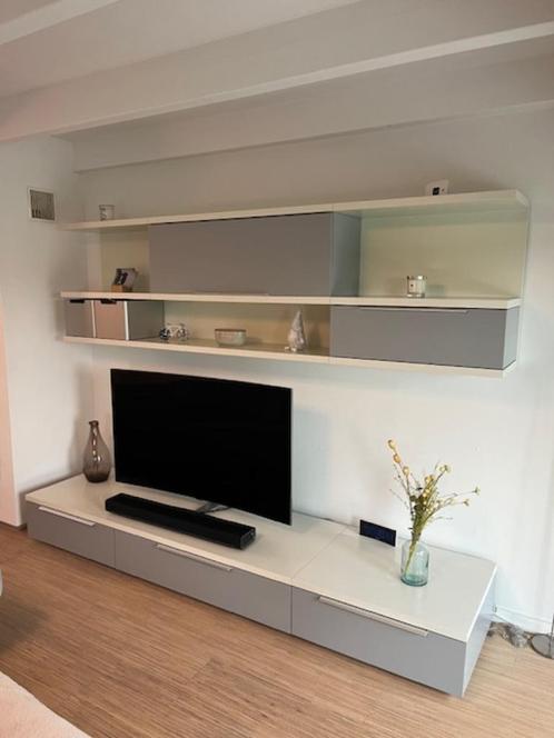 Tv meubel en wandkast, Huis en Inrichting, Kasten | Kleerkasten, Gebruikt, 200 cm of meer, 50 tot 75 cm, Met lade(s), Met deur(en)