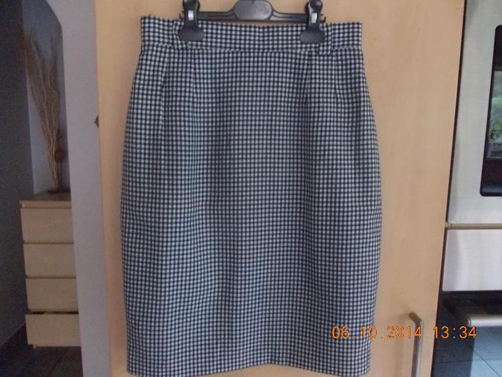 Rok JBC.  2x.  maat 38 en maat 40., Vêtements | Femmes, Jupes, Comme neuf, Taille 38/40 (M), Autres couleurs, Longueur genou, Enlèvement ou Envoi