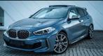 BMW 1-serie M135i xDrive Pano/ H&K Sportstoelen elektrisch, Auto's, 1 Reeks, Zwart, Alcantara, Particulier