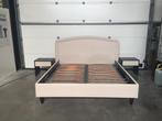 (61) Bed 160x200 en nachtkastjes met 1 elekt. lattenbodem, Huis en Inrichting, Slaapkamer | Bedden, Ophalen, Zo goed als nieuw