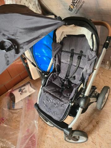 Mutsy buggy full option  zie beschrijving beschikbaar voor biedingen