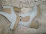 Bottillons daim, Vêtements | Femmes, Chaussures, Enlèvement ou Envoi, Beige, Comme neuf, Boots et Botinnes