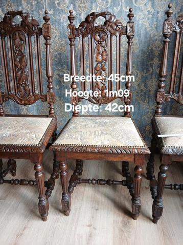 6 authentieke stoelen beschikbaar voor biedingen