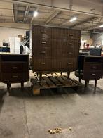 Mooie vintage kast met bijpassende nachtkastjes, Huis en Inrichting, Kasten | Dressoirs, Ophalen, Zo goed als nieuw
