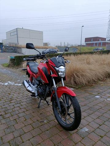 Honda CB125 F, weinig km, bouwjaar 2017 beschikbaar voor biedingen