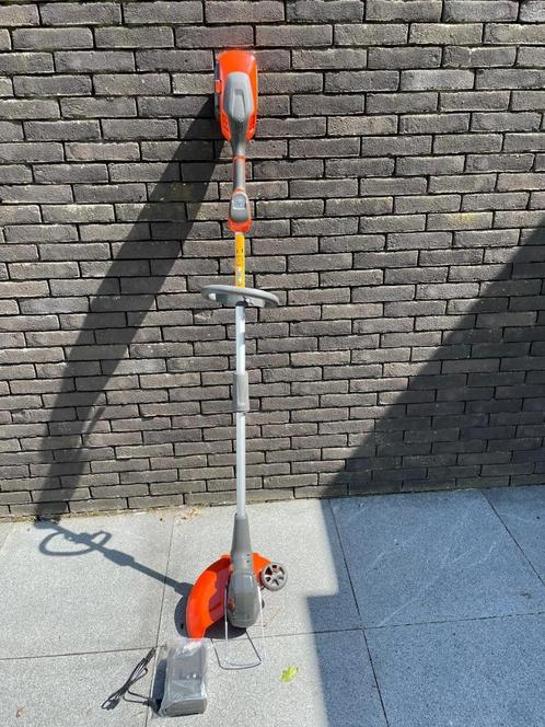 Husqvarna grastrimmer 110iL, Tuin en Terras, Grastrimmers, Nieuw, Accu, Ophalen