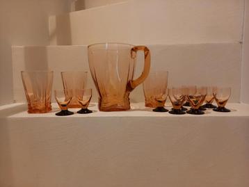 Art Deco stijl amberkleurig glas. beschikbaar voor biedingen