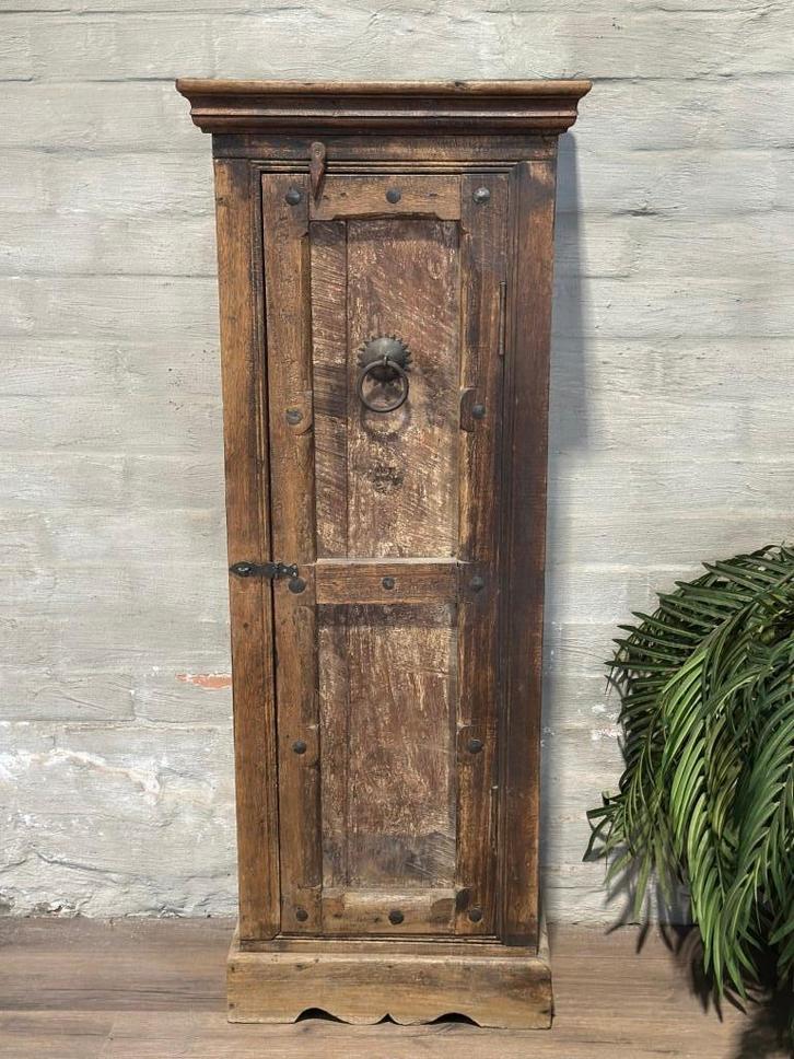 Antieke kast met deur - 147 cm hoog + 56 cm breed, Antiek en Kunst, Antiek | Meubels | Kasten, Ophalen of Verzenden