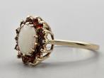 Gouden Vintage ring edelsteen opaal en granaat. 2025/684., 18 tot 19, Overige kleuren, Verzenden, Zo goed als nieuw
