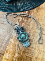 Zilveren ketting met uil, Handtassen en Accessoires, Kettingen, Met hanger, Ophalen of Verzenden, Zo goed als nieuw, Groen